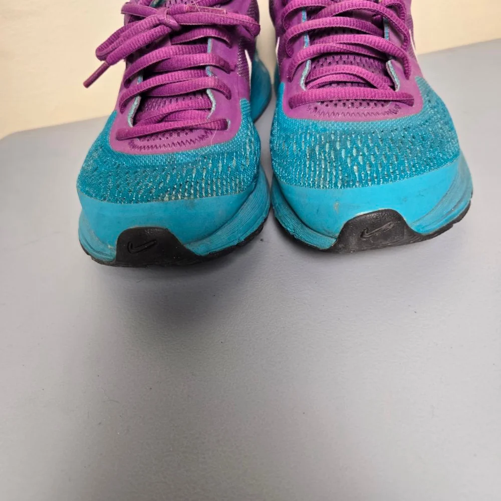 Women's Nike Athletic Shoes Size 6 Purple Teal